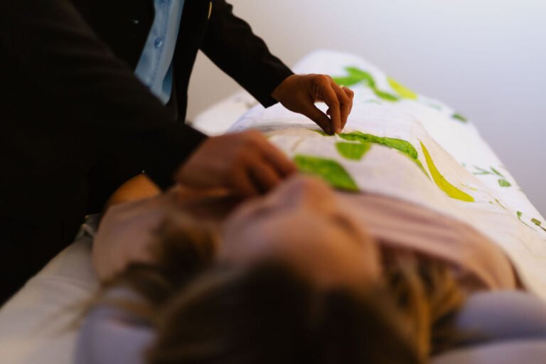 Soin thérapeutique massage holistique polarité jennifer bellerose 3